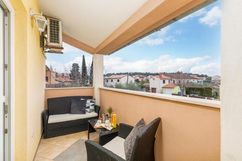 Apartment Mladenka พูลา ภายนอก รูปภาพ