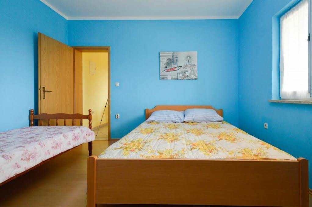 Apartment Mladenka พูลา ภายนอก รูปภาพ