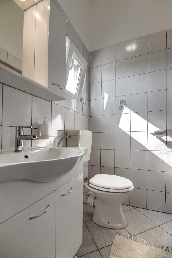 Apartment Mladenka พูลา ภายนอก รูปภาพ