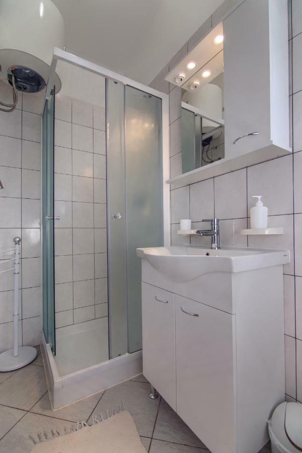 Apartment Mladenka พูลา ภายนอก รูปภาพ