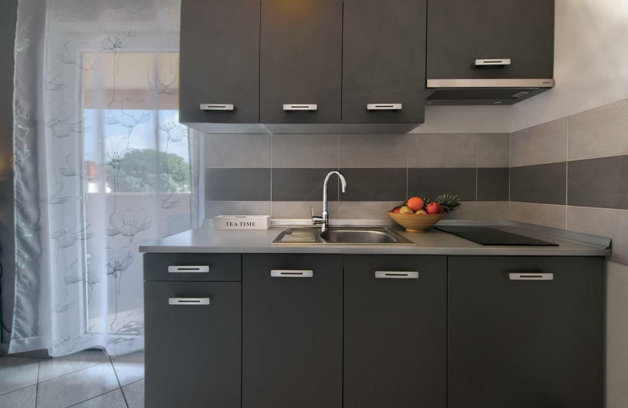 Apartment Mladenka พูลา ภายนอก รูปภาพ
